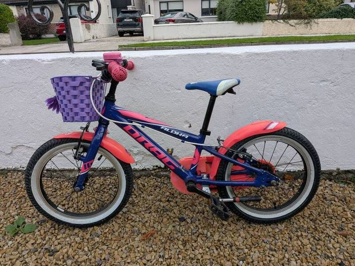 Drag Alpha 16 inch Kids Bike with Stabilisers, Stand & Bell