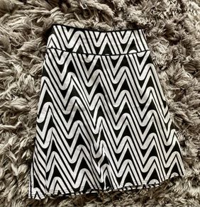 Monochrome skirt