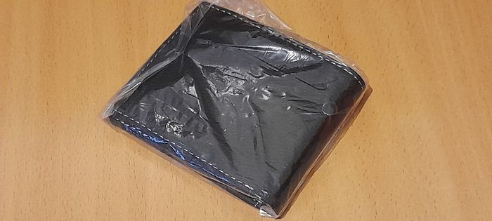 Men's Wallet (Brand New Unopened)