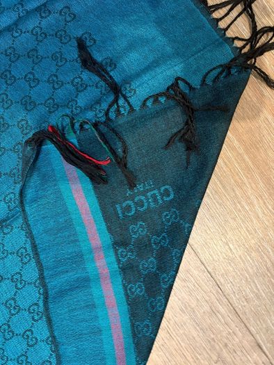 scarf/shawl
