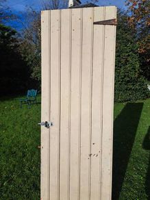 Vintage Ledge Brace Batton Door