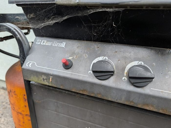 Free Char-Broil Gas Barbecue & Cylinder. Collection Only