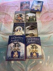 The Wisdom of Oracle AVALON Cards. Gold Education.