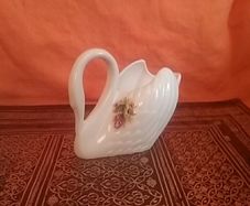 Royal Stuart China Swan
