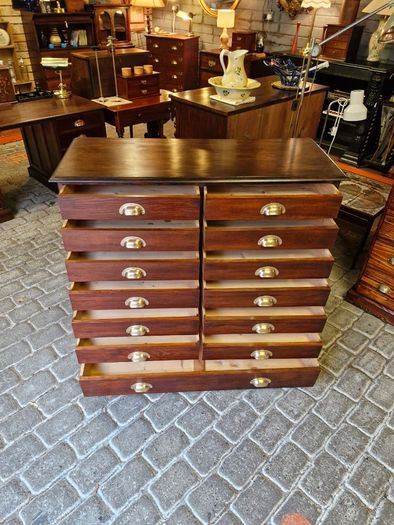 Chest of drawers