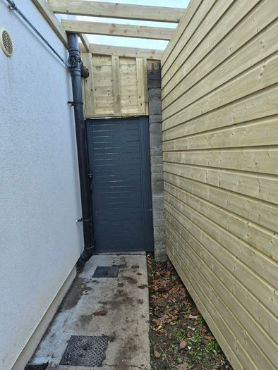 leanto covered side entrance pergola Decking Fencing
