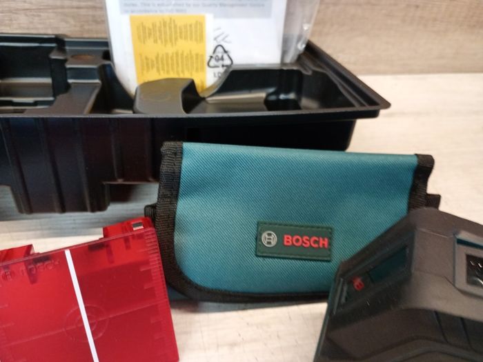 Bosch Professional Cross Line Laser GCL 2-15 with Holder