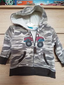 Camouflage hoodie 12/18 months barely worn or marron one