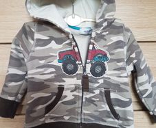 Camouflage hoodie 12/18 months barely worn or marron one