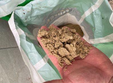 White granite plastering sand 25kg bags