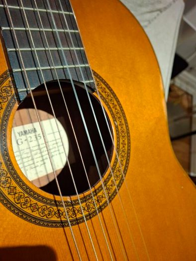 Yamaha G-235 Classical Guitar - great starter nylon-string