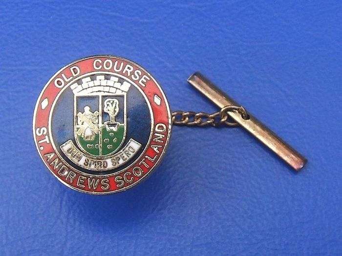 ST. ANDREWS OLD COURSE (golf course Scotland) - enamelled badge with chain