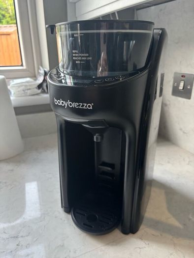 Baby Brezza Formula Pro Advanced  Like New