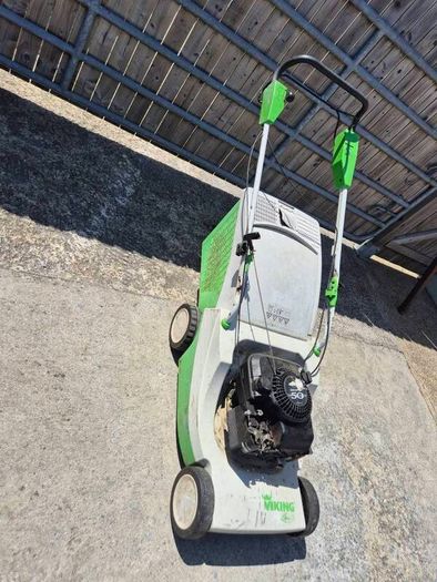 viking self Drive lawnmower mower