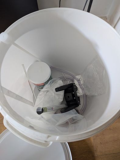 Beer brewing kit