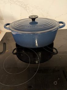 le cresuet cast iron casserole