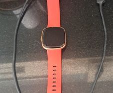 Strap & charger for Fitbit Versa 4