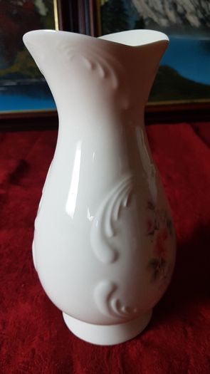 8 Inches Tall Donegal Parian China Rose Vase Made In Ireland
