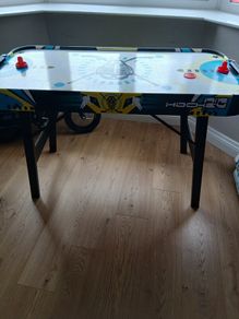 air hockey table