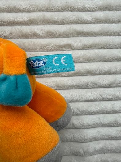 Palz Orange Plush Soft Giraffe His neck is a bit too loose Used Please look at the pictures
