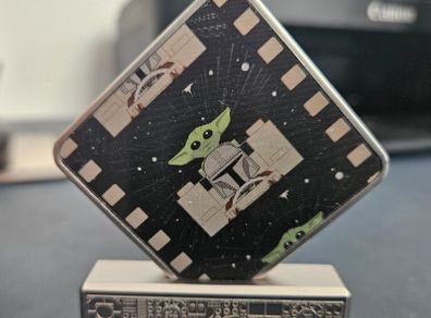 LEGO Star Wars Mandalorian Grogu Lenticular Display Metal Card Coin