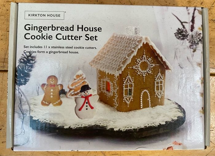 Gingerbread house cookie cutter set