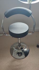 Bar stool