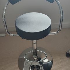 Bar stool