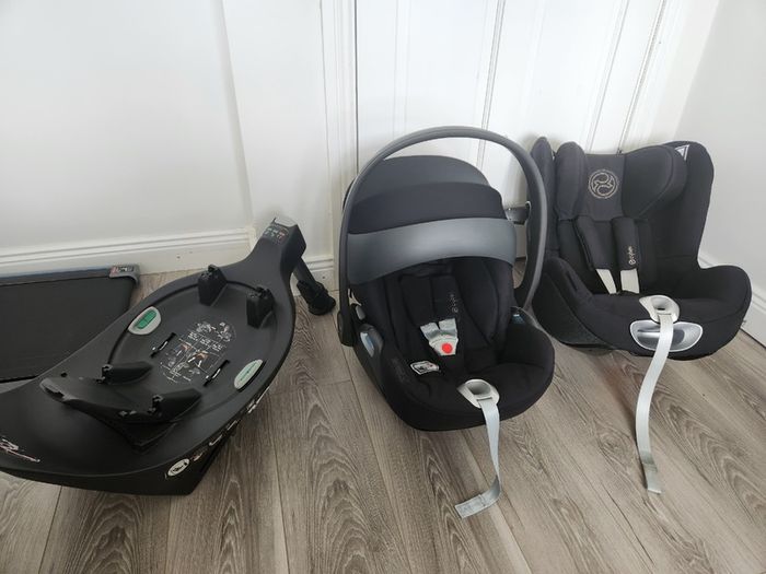 Cybex Z-Line Rotating car seat bundle (Birth to 4 years)