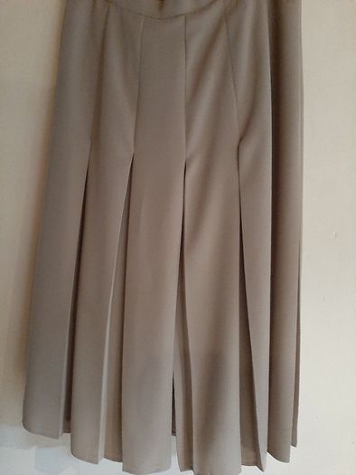 vintage pleated skirt
