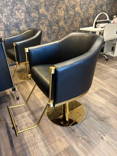 Hairdressing chair