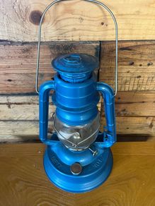 Dietz Little Wizard oil lantern Number 1