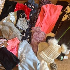 Bundle of aged 8-9 girls clothes
