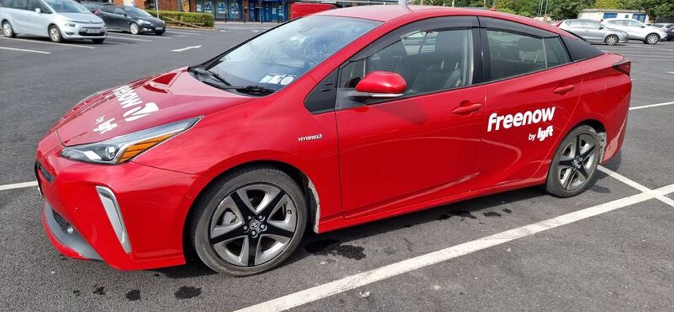 Taxi  2019 Prius