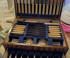 Box chest of cutlery