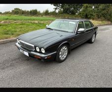 1998 Daimler V8 LWB