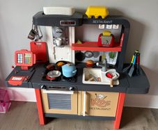 Toy Kitchen / Restaurant