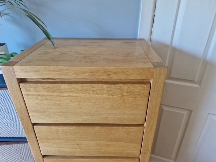 Tallboy / chest of drawers