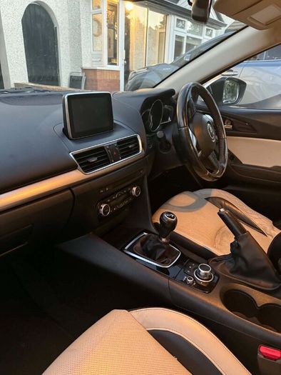 Mazda3 2016 white 1.6