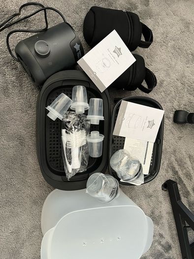Tommee Tippee Complete Feeding Set, Electric Steam Steriliser with Insulated Bag, Newborn Baby and Easiwarm Bottle Warmer, Black