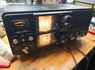 Realistic DX-200