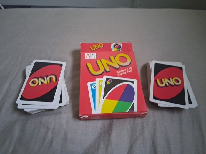 Uno Card game