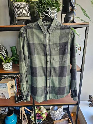H&M shirt size S +free green shirt