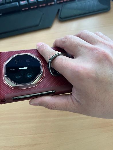 TRI-FOLD - Huawei Mate XT Ultimate Design