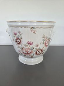 Large Pot/Planter