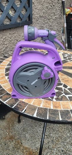 Hozelock Pico 10m garden Hose Reel with Multi Spray Gun