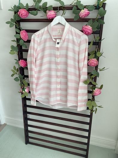 shirt bnwt Gap 100% cotton pink & white striped shirt size medium
