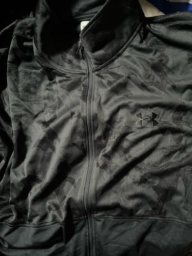 Under Armour Full Zip Top camo size xl FREE POST