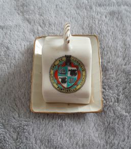 ORNAMENT - Crested China - Miniature Cheese Dish