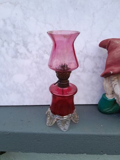 19ct  crambery oil lamp